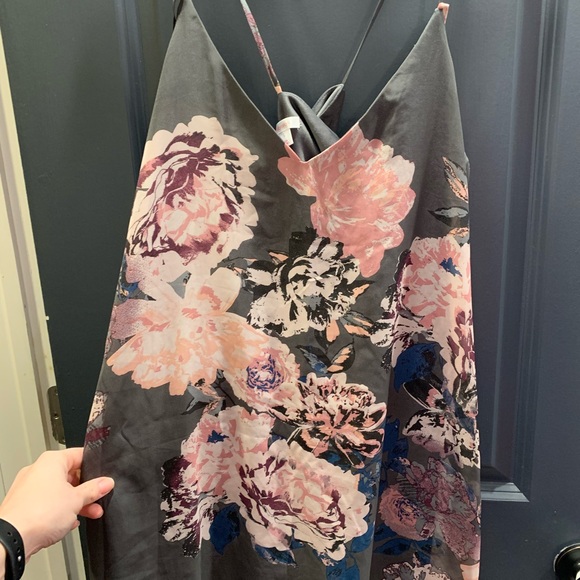 Dresses & Skirts - Light, breezy cute spring dress